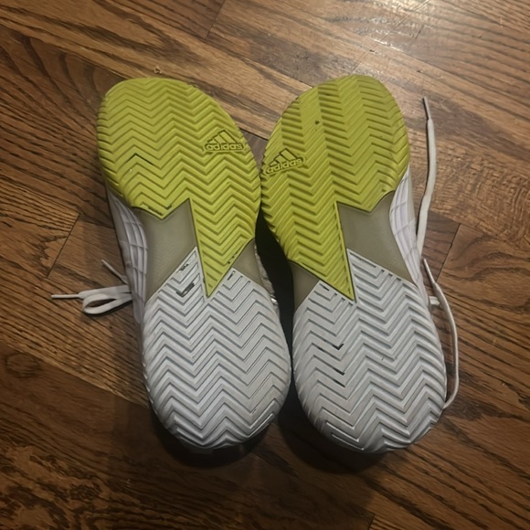 Adizero Ubersonic 4 - Picture 3 of 4